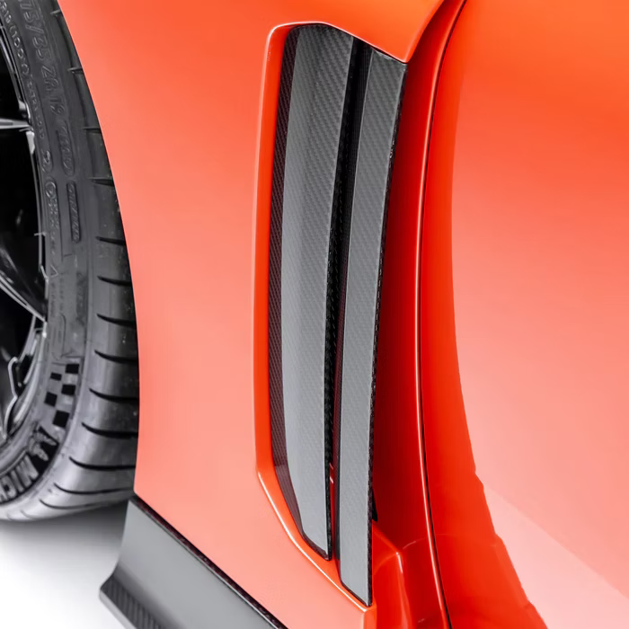 BMW G8X M2 VRS AERO VENTED FENDERS WITH SIDE SKIRTS CARBON FIBER PP 2X2 GLOSSY